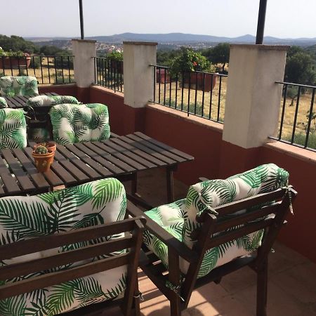 Flores Amarillas B&B Almoharin Exterior photo