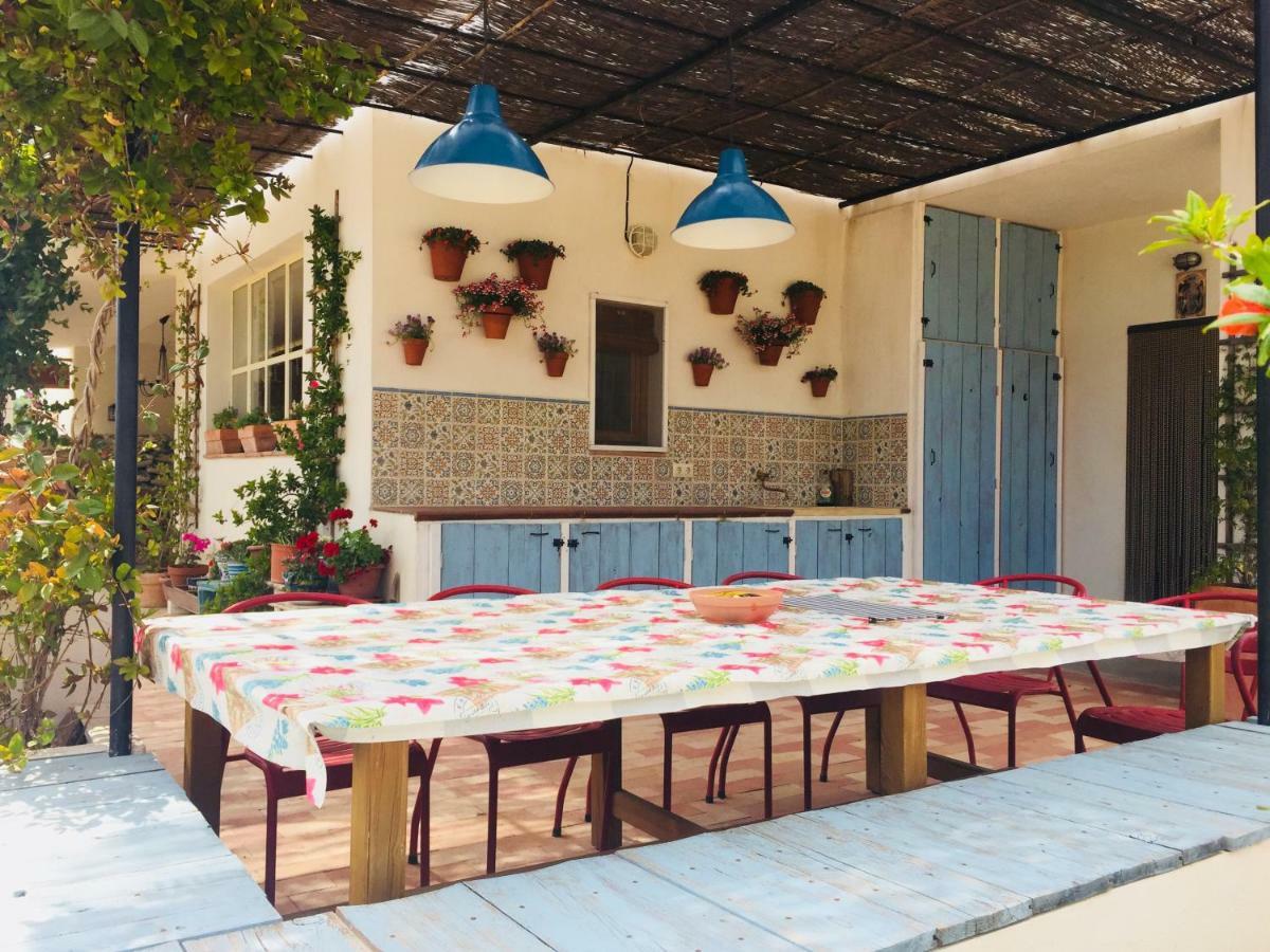 Flores Amarillas B&B Almoharin Exterior photo
